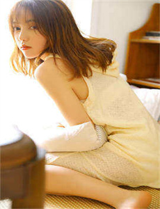 《美女跳脱衣舞-杨钰莹高清视频》