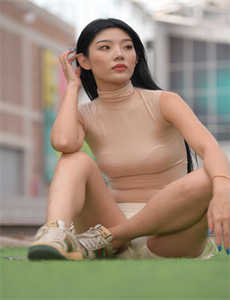《请做我的奴剧情-变成黑皮妹子之后和朋友做了》