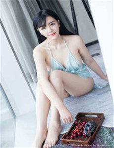 《美女脱得只剩皮肤和胸-私密按摩师》